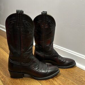 Black cherry ariat cowboy boots